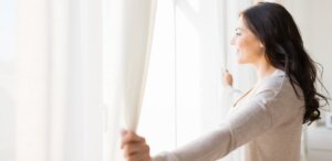 women-clean-windows-san-diego-horizon-window-services